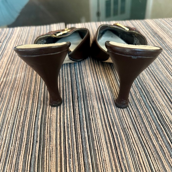 Impo Brown Leather Slides with Alligator Print Strip & Buckle Size 9 - Picture 4 of 7